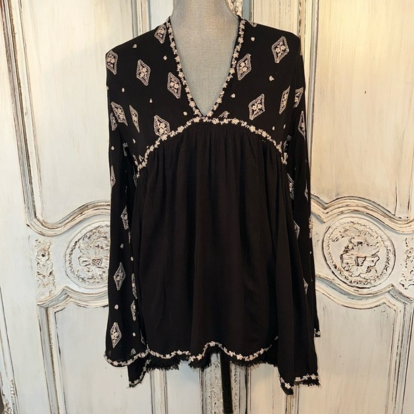 Free People Boho Floral Embroidered Oversized Top Folk Gypsy Gothic Witchy S/XS - Picture 1 of 11